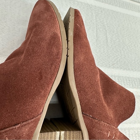 Reaction Kenneth Cole side 8.5 Side Skip Terracotta Red Suede Boots Booties - Picture 7 of 13